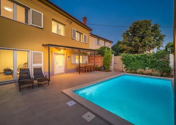 House Leny By Istrialux *