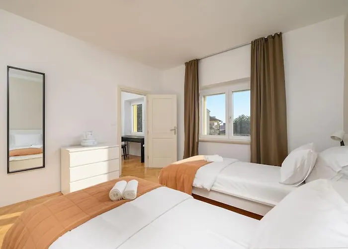 House Leny By Istrialux Villa *