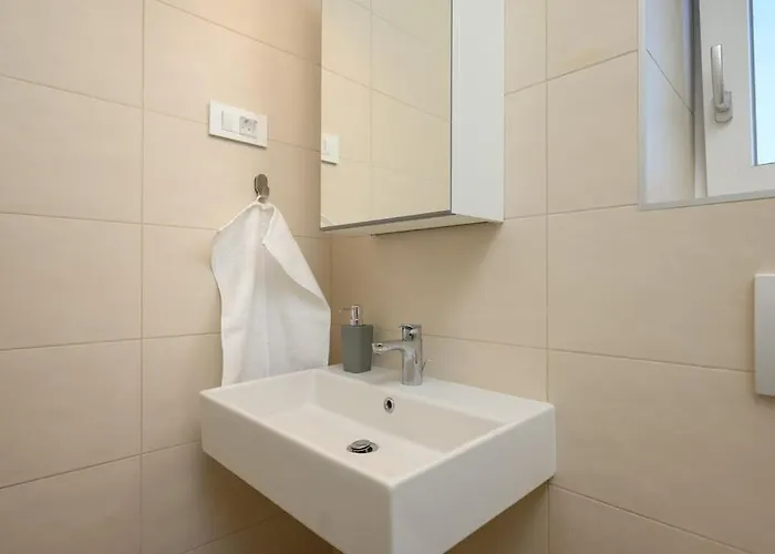 House Leny By Istrialux Villa