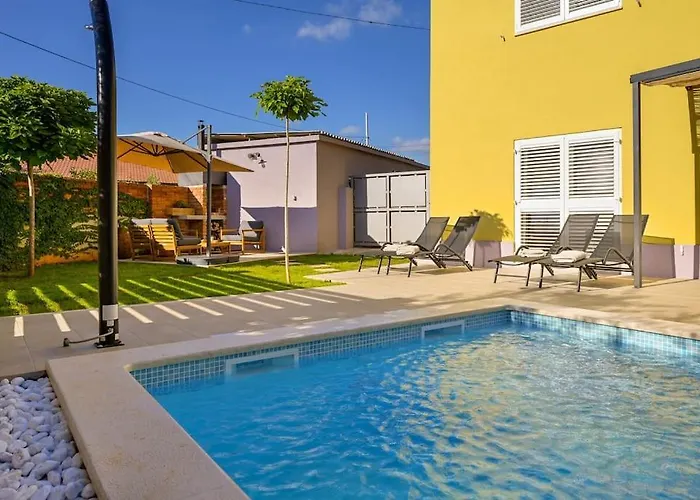 Villa House Leny By Istrialux *