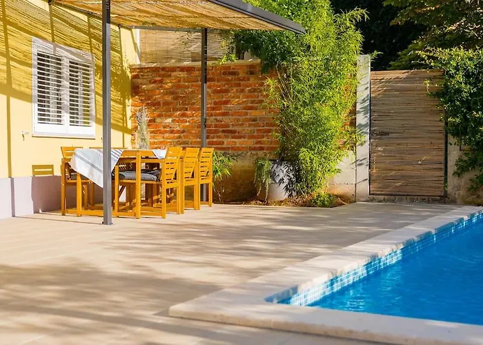 House Leny By Istrialux Villa