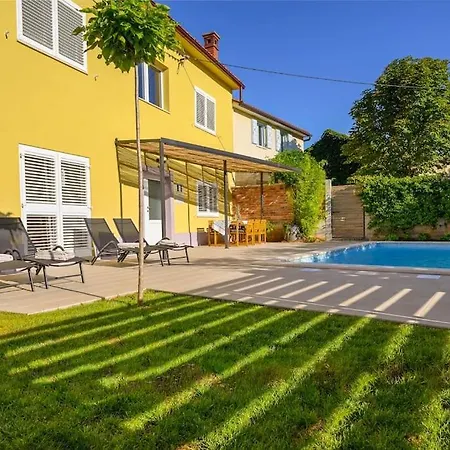 Vila House Leny By Istrialux