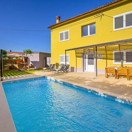 House Leny By Istrialux Villa *